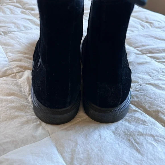 Doc Marten Flora boots - black, size 7 - Picture 4 of 7